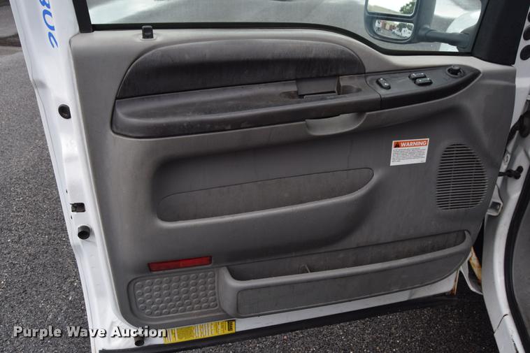 image for item L3885 2006 Ford F350 Super Duty XL flatbed pickup truck