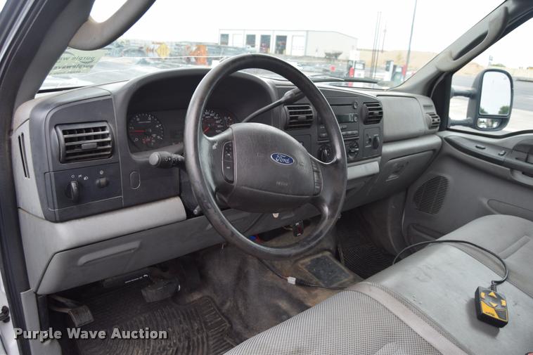 image for item L3885 2006 Ford F350 Super Duty XL flatbed pickup truck