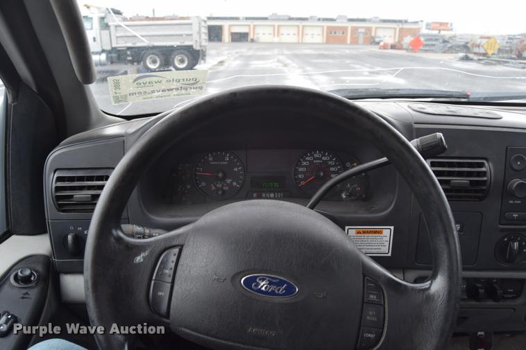 image for item L3885 2006 Ford F350 Super Duty XL flatbed pickup truck