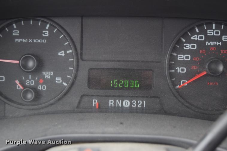 image for item L3885 2006 Ford F350 Super Duty XL flatbed pickup truck