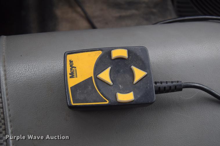 image for item L3885 2006 Ford F350 Super Duty XL flatbed pickup truck