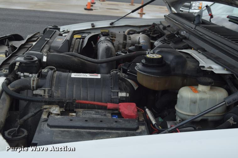 image for item L3885 2006 Ford F350 Super Duty XL flatbed pickup truck