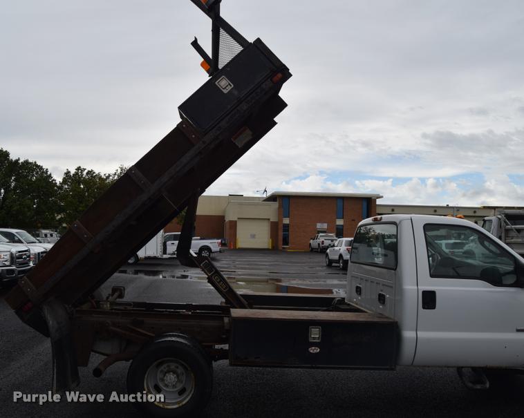 image for item L3885 2006 Ford F350 Super Duty XL flatbed pickup truck