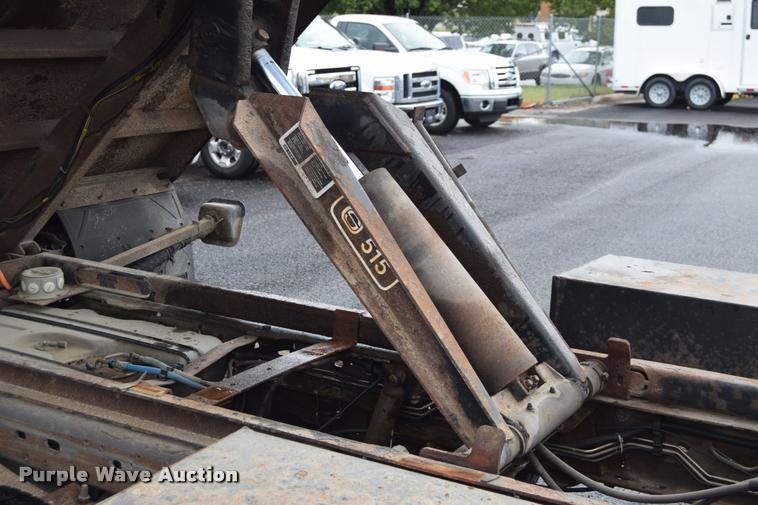 image for item L3885 2006 Ford F350 Super Duty XL flatbed pickup truck