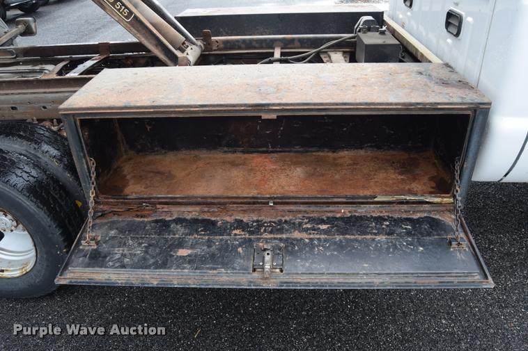 image for item L3885 2006 Ford F350 Super Duty XL flatbed pickup truck