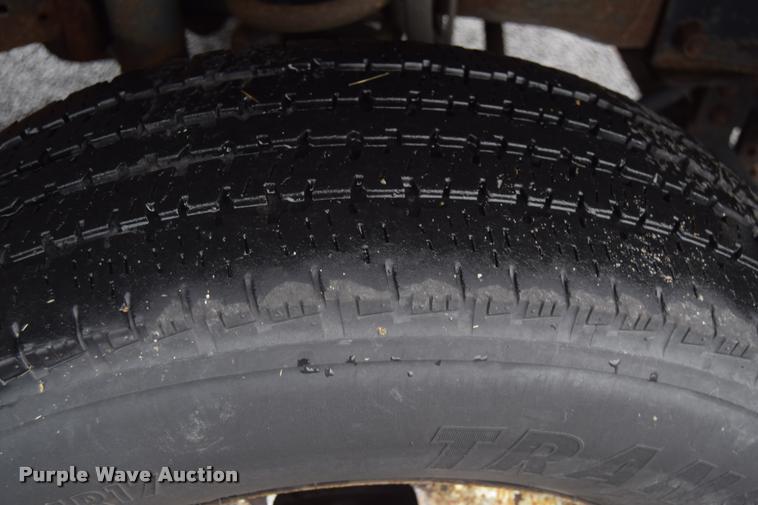 image for item L3885 2006 Ford F350 Super Duty XL flatbed pickup truck