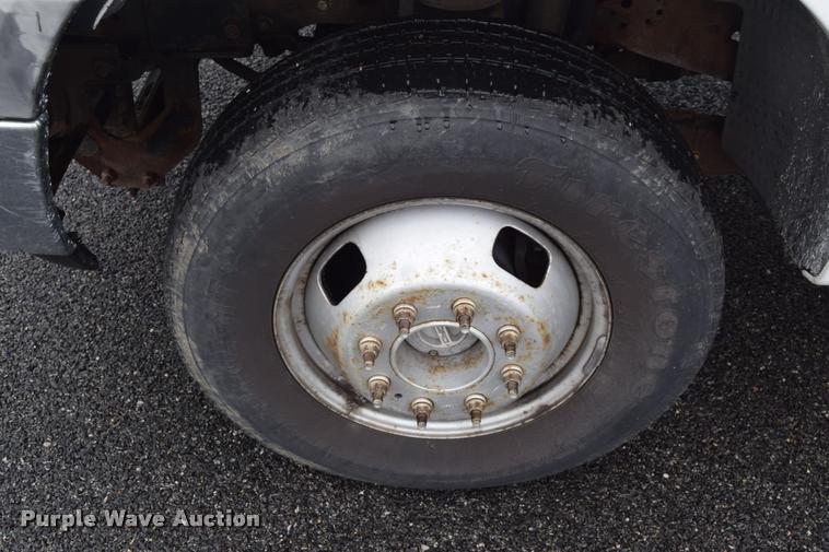 image for item L3885 2006 Ford F350 Super Duty XL flatbed pickup truck