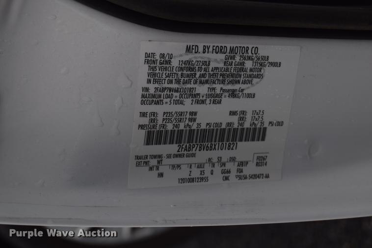 image for item L3886 2011 Ford Crown Victoria Police Interceptor