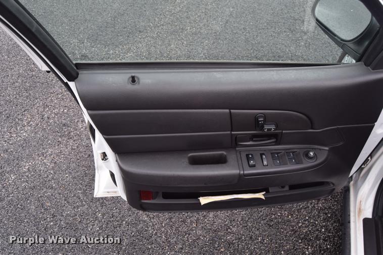 image for item L3886 2011 Ford Crown Victoria Police Interceptor