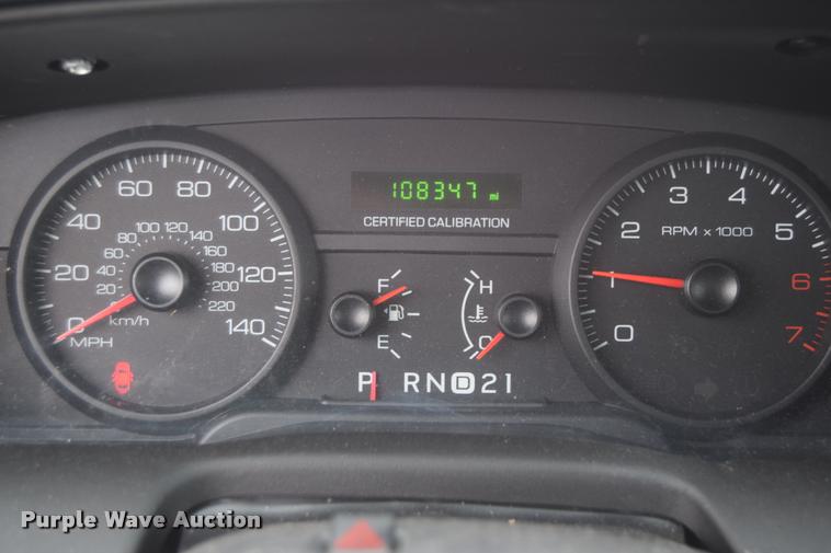 image for item L3886 2011 Ford Crown Victoria Police Interceptor