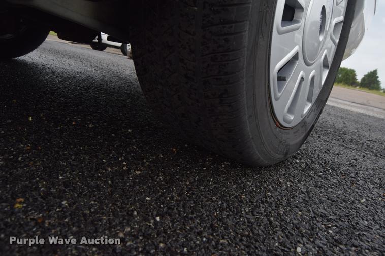 image for item L3886 2011 Ford Crown Victoria Police Interceptor