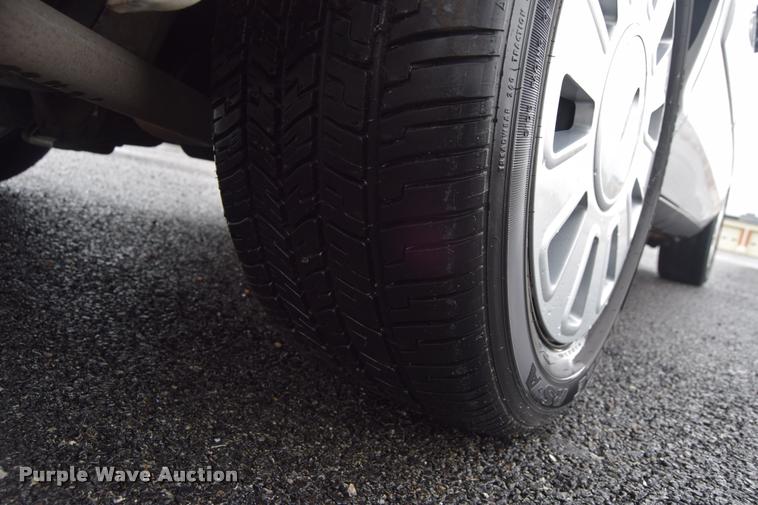 image for item L3886 2011 Ford Crown Victoria Police Interceptor