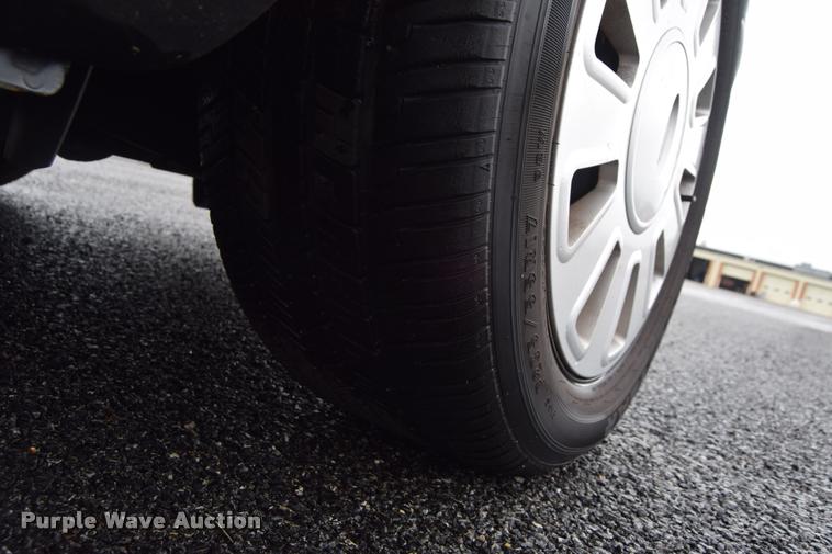 image for item L3886 2011 Ford Crown Victoria Police Interceptor