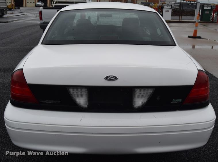 image for item L3887 2011 Ford Crown Victoria Police Interceptor