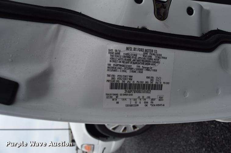 image for item L3887 2011 Ford Crown Victoria Police Interceptor