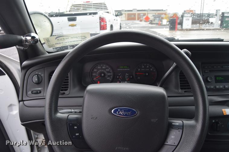 image for item L3887 2011 Ford Crown Victoria Police Interceptor