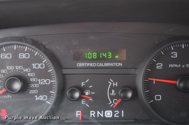 image for item L3887 2011 Ford Crown Victoria Police Interceptor