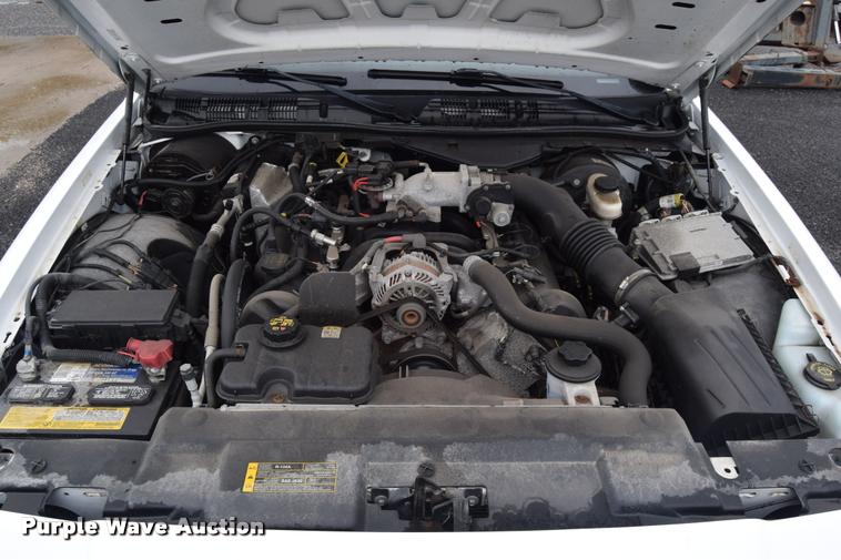 image for item L3887 2011 Ford Crown Victoria Police Interceptor