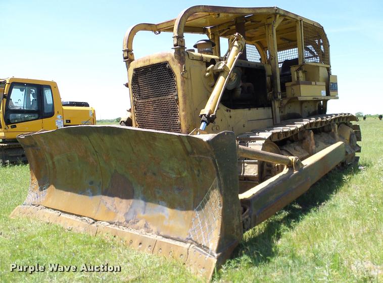 image for item DA6136 1967 Caterpillar D8H dozer