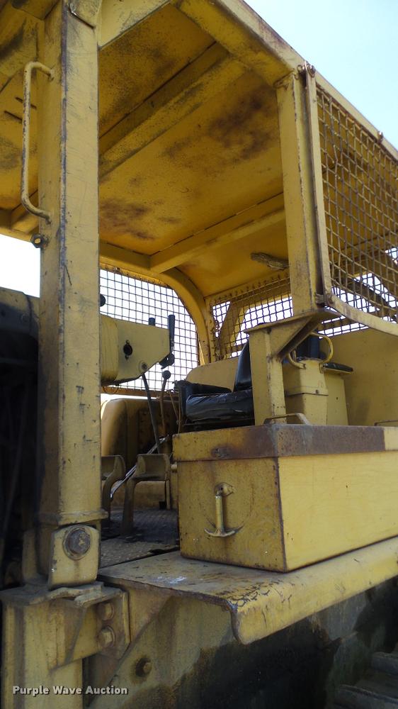 image for item DA6136 1967 Caterpillar D8H dozer