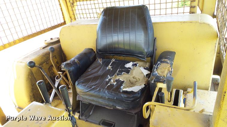 image for item DA6136 1967 Caterpillar D8H dozer