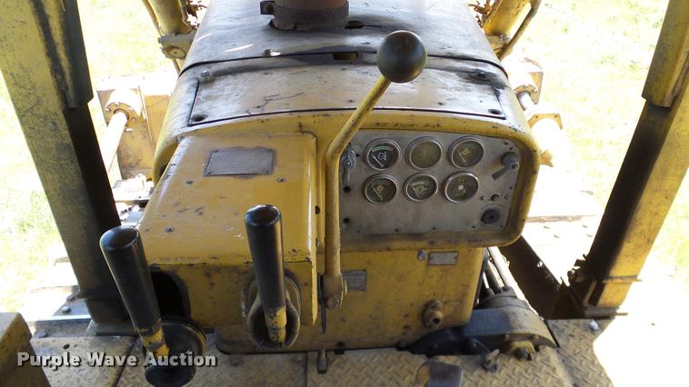 image for item DA6136 1967 Caterpillar D8H dozer
