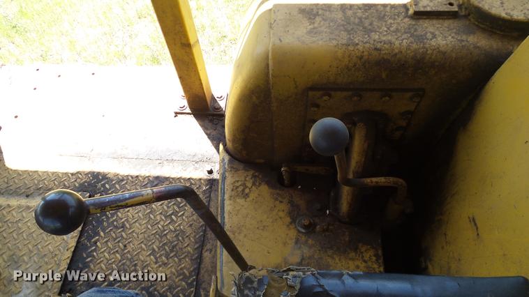 image for item DA6136 1967 Caterpillar D8H dozer