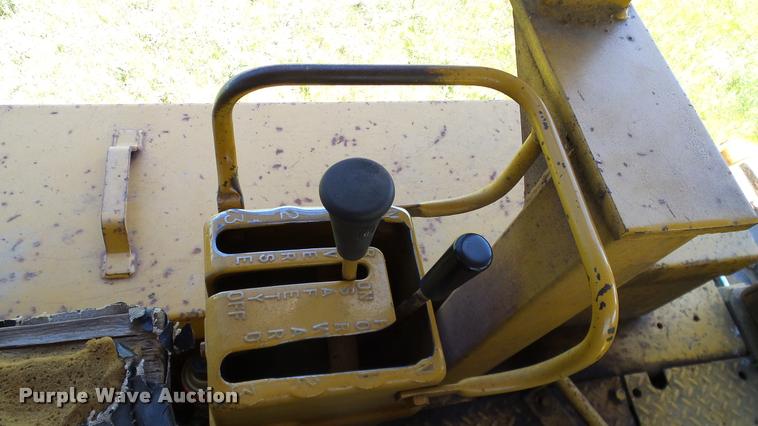 image for item DA6136 1967 Caterpillar D8H dozer