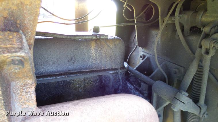 image for item DA6136 1967 Caterpillar D8H dozer