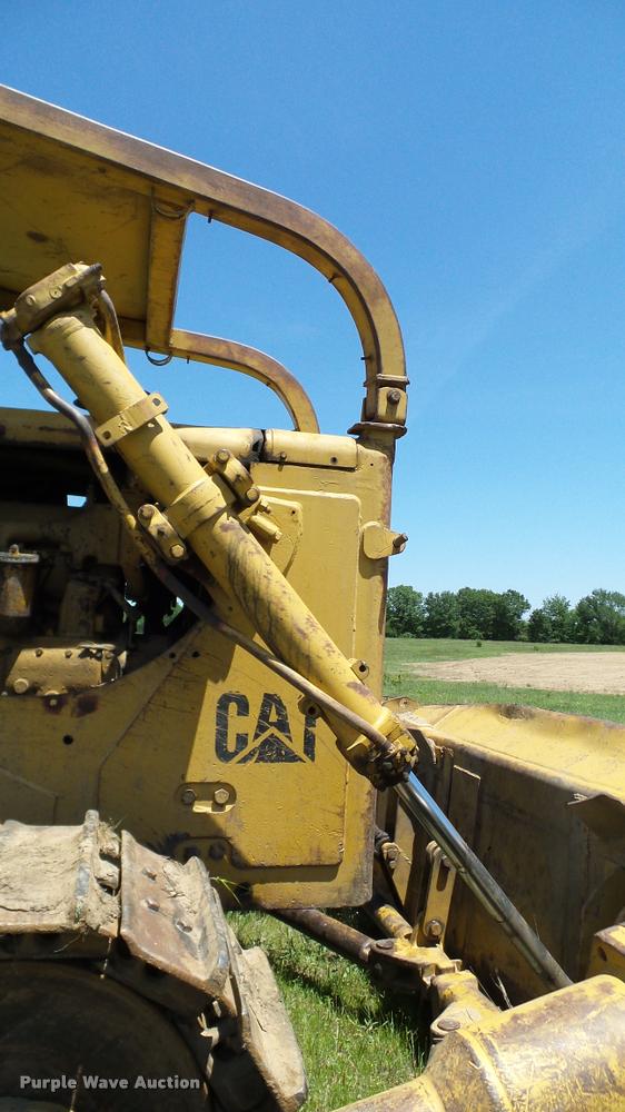 image for item DA6136 1967 Caterpillar D8H dozer