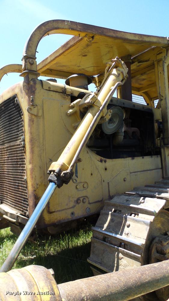image for item DA6136 1967 Caterpillar D8H dozer