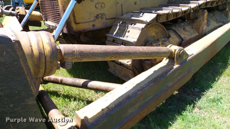image for item DA6136 1967 Caterpillar D8H dozer