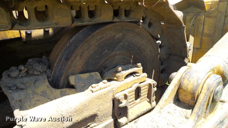image for item DA6136 1967 Caterpillar D8H dozer