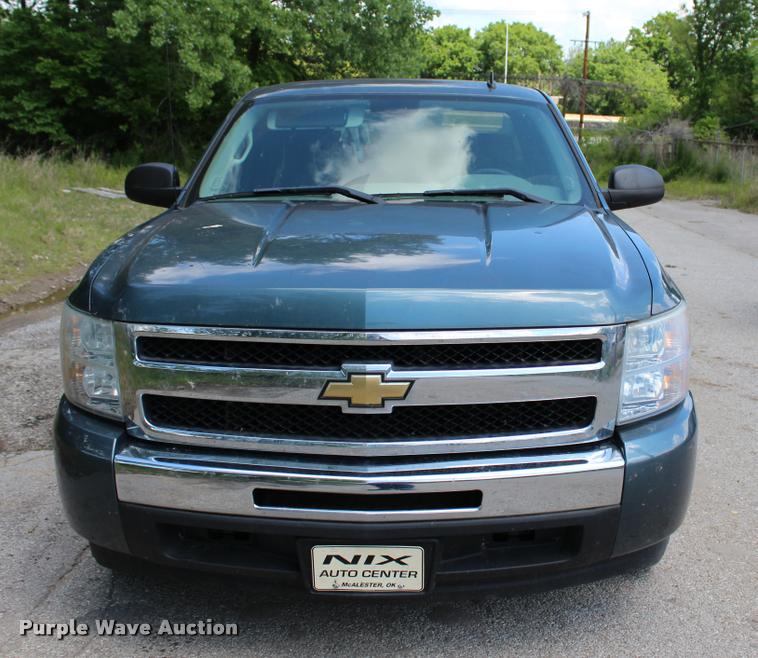 image for item DC7226 2011 Chevrolet Silverado 1500 Ext. Cab pickup truck
