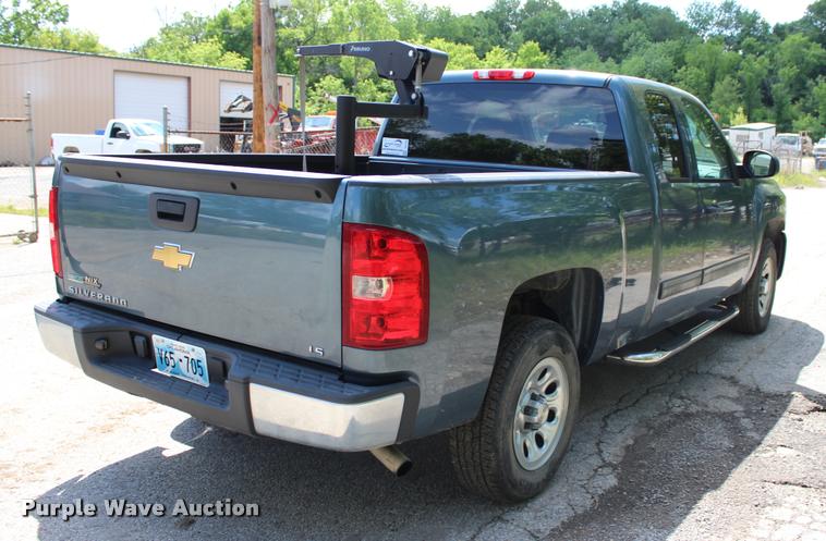 image for item DC7226 2011 Chevrolet Silverado 1500 Ext. Cab pickup truck