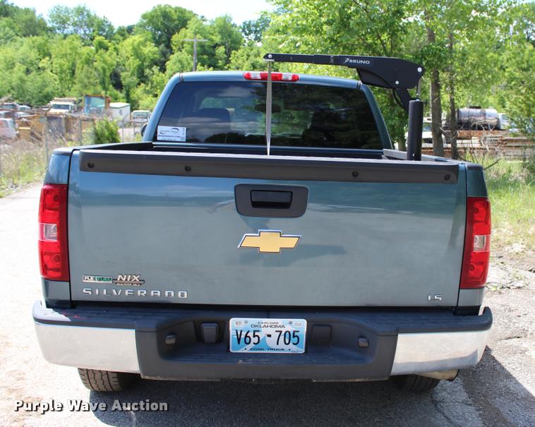 image for item DC7226 2011 Chevrolet Silverado 1500 Ext. Cab pickup truck