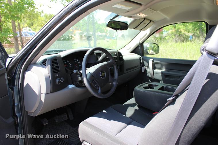 image for item DC7226 2011 Chevrolet Silverado 1500 Ext. Cab pickup truck