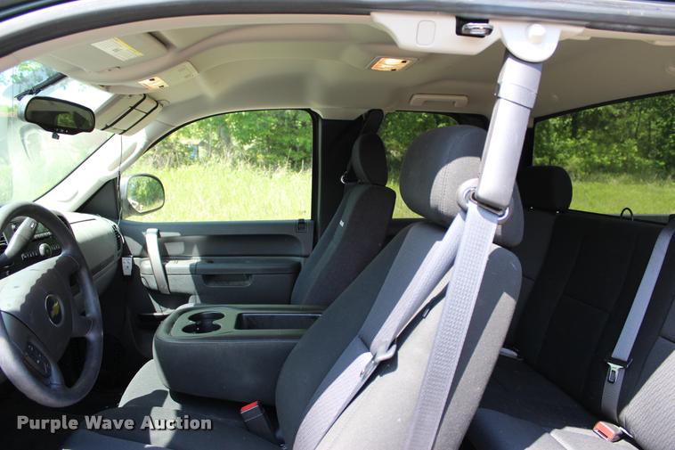 image for item DC7226 2011 Chevrolet Silverado 1500 Ext. Cab pickup truck