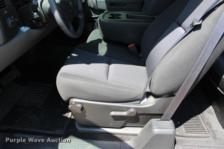 image for item DC7226 2011 Chevrolet Silverado 1500 Ext. Cab pickup truck