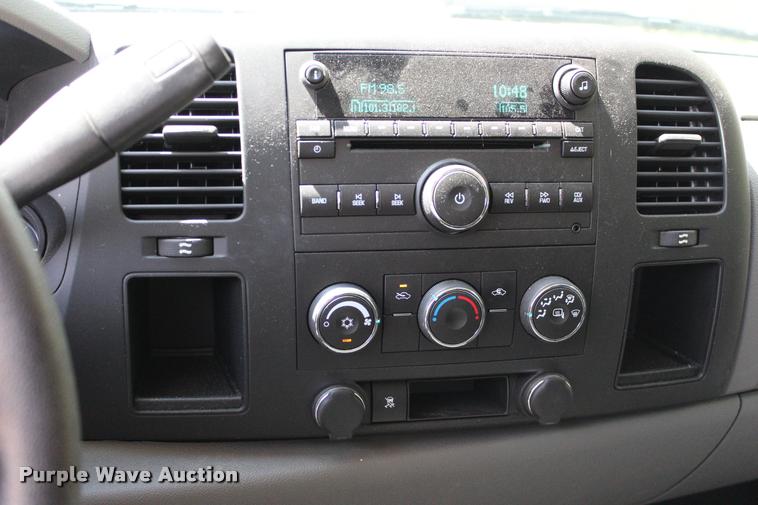 image for item DC7226 2011 Chevrolet Silverado 1500 Ext. Cab pickup truck