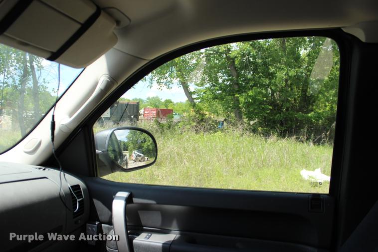 image for item DC7226 2011 Chevrolet Silverado 1500 Ext. Cab pickup truck