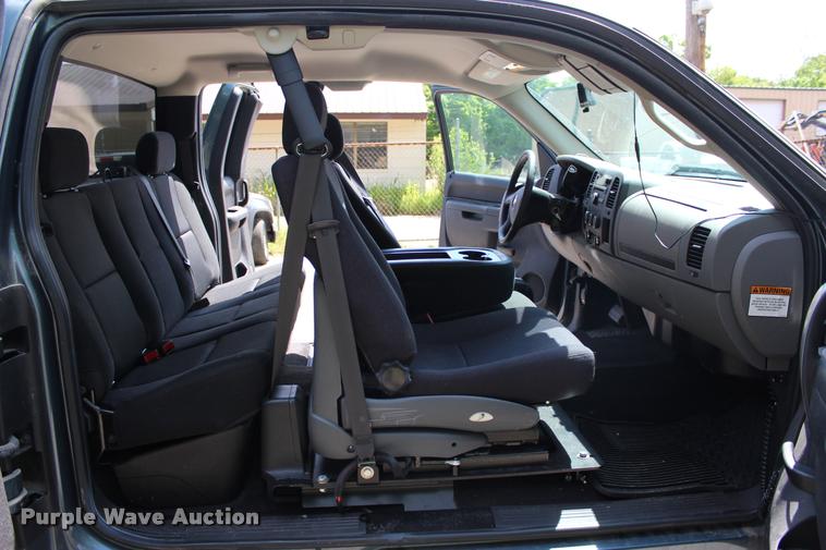 image for item DC7226 2011 Chevrolet Silverado 1500 Ext. Cab pickup truck