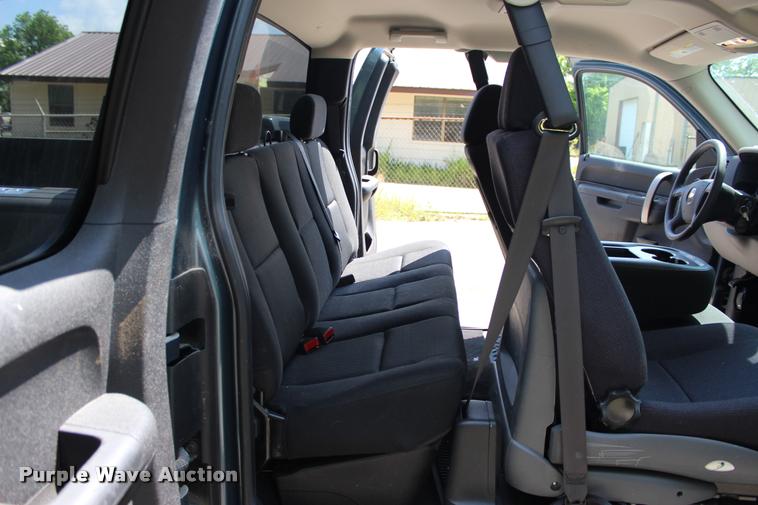 image for item DC7226 2011 Chevrolet Silverado 1500 Ext. Cab pickup truck