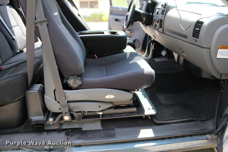 image for item DC7226 2011 Chevrolet Silverado 1500 Ext. Cab pickup truck