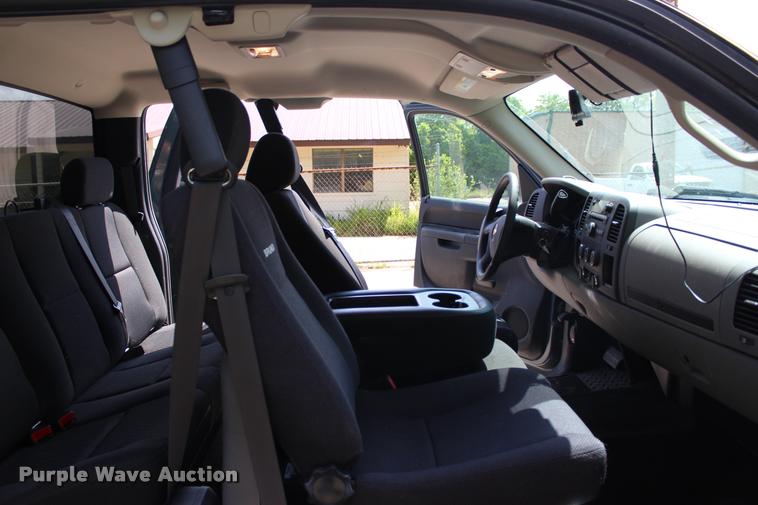 image for item DC7226 2011 Chevrolet Silverado 1500 Ext. Cab pickup truck
