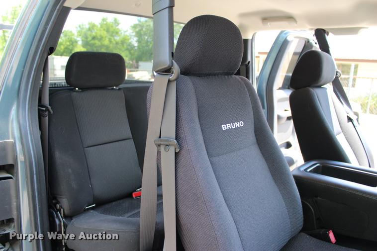 image for item DC7226 2011 Chevrolet Silverado 1500 Ext. Cab pickup truck