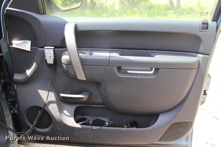 image for item DC7226 2011 Chevrolet Silverado 1500 Ext. Cab pickup truck