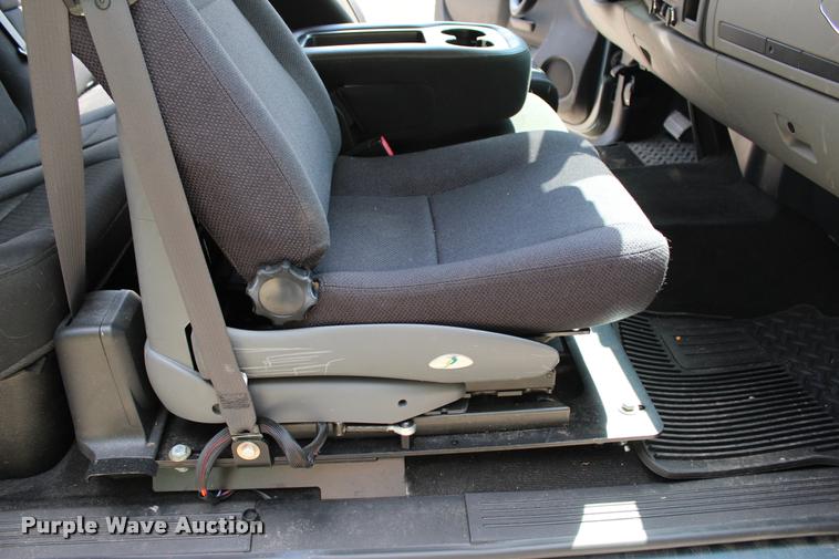 image for item DC7226 2011 Chevrolet Silverado 1500 Ext. Cab pickup truck