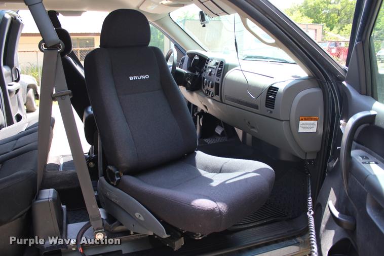 image for item DC7226 2011 Chevrolet Silverado 1500 Ext. Cab pickup truck