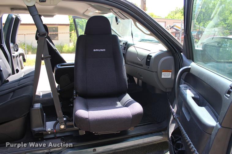 image for item DC7226 2011 Chevrolet Silverado 1500 Ext. Cab pickup truck